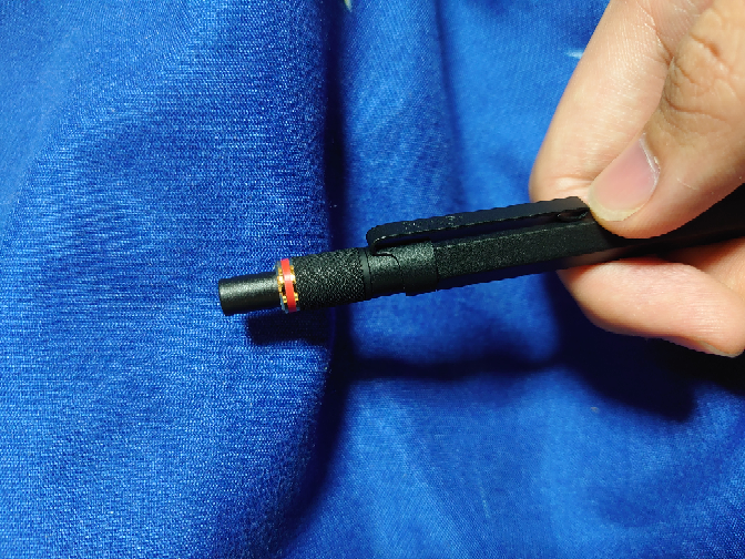 ロットリング800とカヴェコスペシャルどちらがオススメですか?また