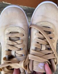 スニーカー汚れについて 写真のように つま先部分だけ汚れ Yahoo 知恵袋