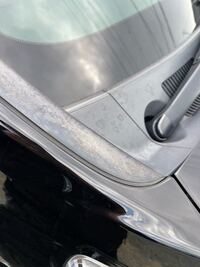 車のフロントのゴム部分が画像のように白くなってしまったのですが 白 Yahoo 知恵袋