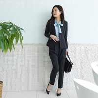 女性のパンツスーツのベルトの有無 嫁 26歳 がパンツスー Yahoo 知恵袋