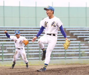 選抜を見てて思ったのですが、なんで聖光学院の選手はストッキン