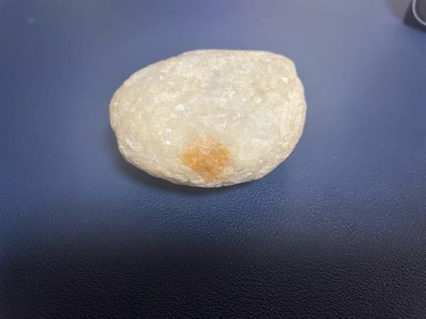 川で石拾ってキラキラしてる石があったんですけどこれなんですか