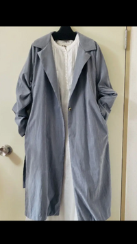 ブルーグレーのコートってコーデしにくいでしょうか トップス ボトムはカ Yahoo 知恵袋