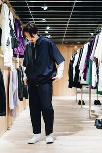 メンズのファッションで 半袖の下に白の長袖を着ている人が Yahoo 知恵袋