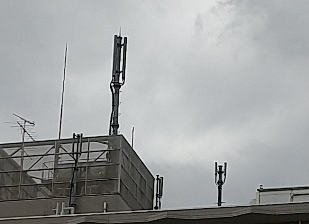 アンテナや携帯基地局に詳しい方 お願い致します 近くのマンションの屋上 Yahoo 知恵袋