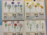 Seriaで売っている画像のフレークシールの 花の種類わかる Yahoo 知恵袋