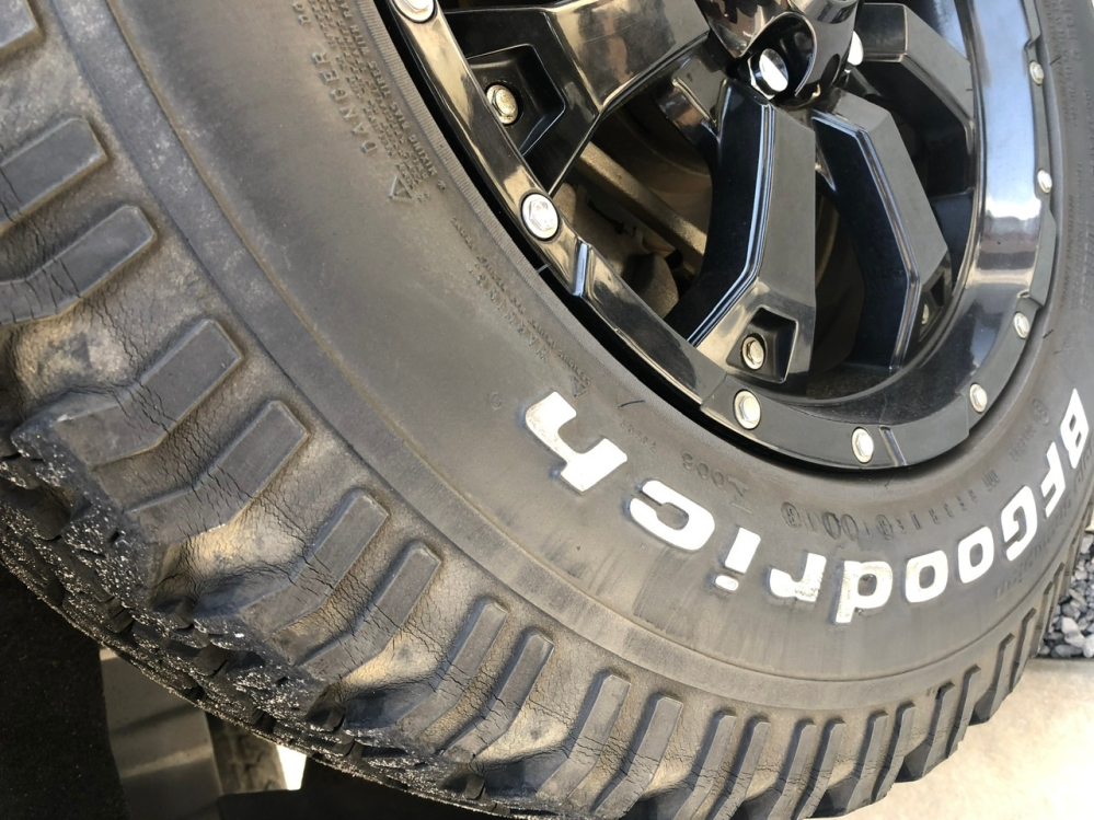 BFGoodrichATタイヤの寿命について相談です。春夏秋使用で9年
