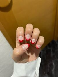 フレンチネイルをしてもらいました なんか形が歪で下手す Yahoo 知恵袋
