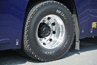 車を走行中に 突然ペットボトルが破裂したような音がなって その瞬間フロ Yahoo 知恵袋