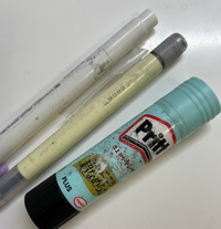 筆箱の中身が汚いです。KUMの筆箱を使っています。シャーペン 