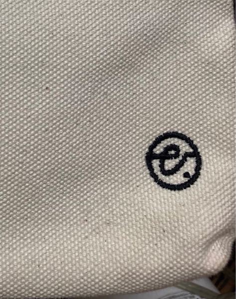 古着屋さんで買ったのですが、こちらのロゴは何というブランドのものかご存知のかたいらっしゃいますか？