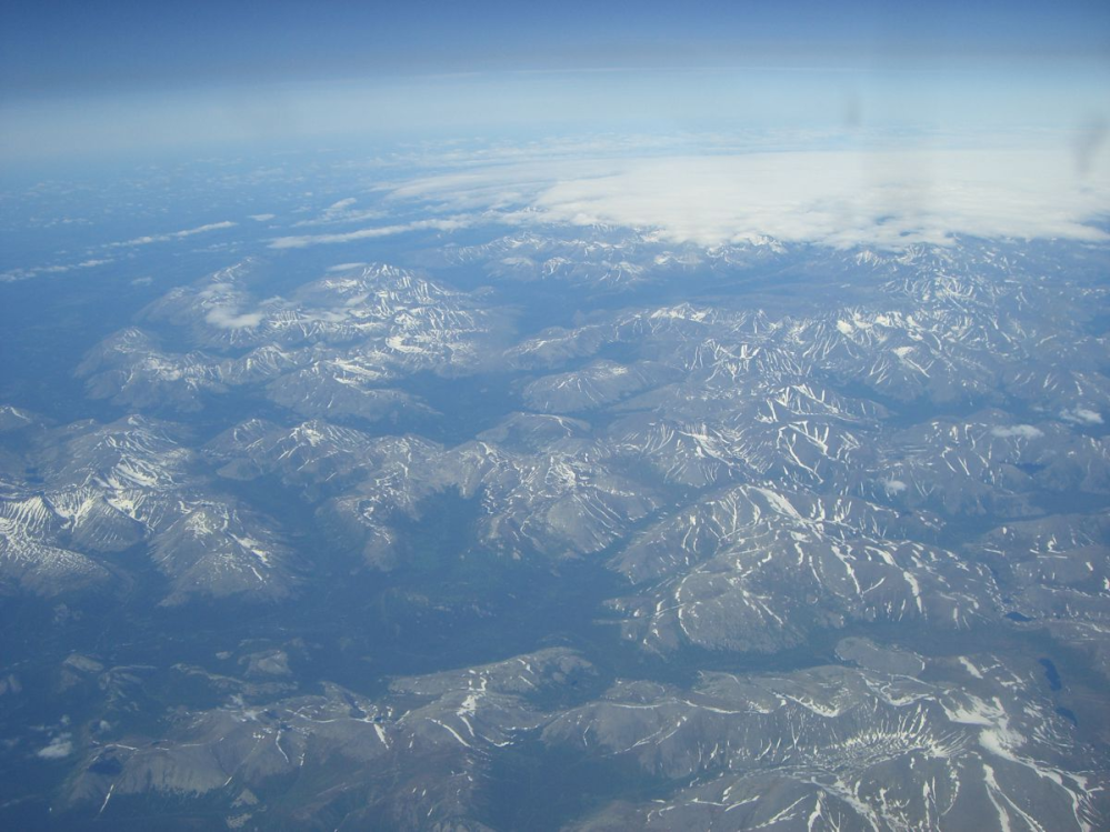 ウラル山脈（２億５０００万年）はヒマラヤ山脈（４５００万年）よりもずっと古いですか？