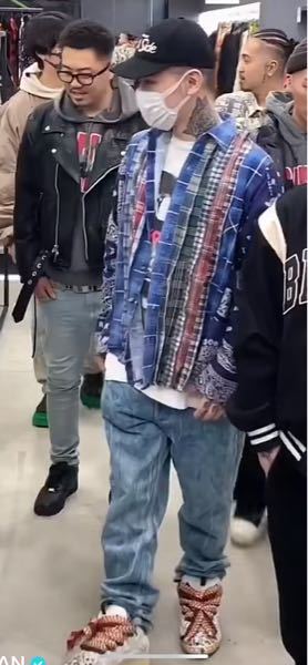 写真のようなt Pablowが来ているペイズリーのシャツはどこのブラン Yahoo 知恵袋