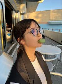 乃木坂46の筒井あやめさんがしていたこのメガネはどのメガネか分かる方いらっしゃいますか…？ (清宮レイさんのブログから引用してきました)