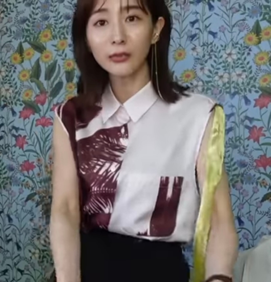 田中みな実着用　Kotoha Yokozawa トップス SATOKO OZAWA 田中みな実さん着用