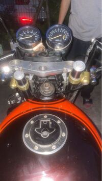 ゼファー400です フロントフォーク突き出てきました 治し方ありま Yahoo 知恵袋