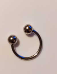 セリアでこのピアス買ったんですけど全然キャッチが取れないんで Yahoo 知恵袋