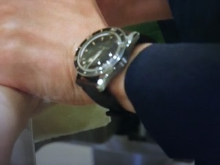 マイファミリーで 二宮さんが身に付けていた時計、 どこのブランドですか？ 画像が悪くてすみません。