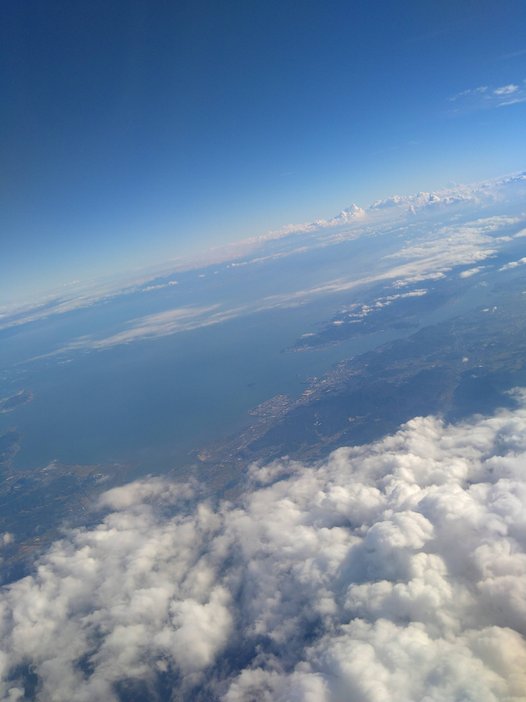 IBEXエアラインズ 中部国際空港から福岡空港までの空路から撮影しました 福岡空港到着が近くなりはじめたタイミングで撮影したのですが、画像が関門海峡であるか知りたいです