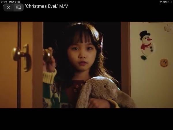 スキズのChristmas EveLのMVで出ていた女の子は韓国の子供女優ですか？ それとも普通にスカウトされた子ですか？