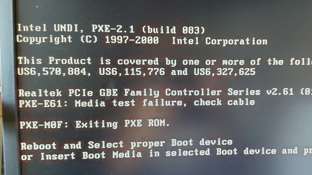 FMV ５８６/M SSD換装後起動すると下記画像が表示される。 対処方法を教えてください。