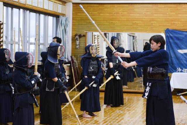 Why do most kendo fighters smell nasty after training?
