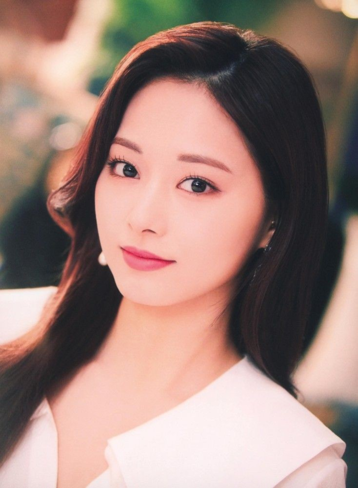 Twiceツウィちゃんは正統派美人ですか それとも個性派美人ですか Yahoo 知恵袋