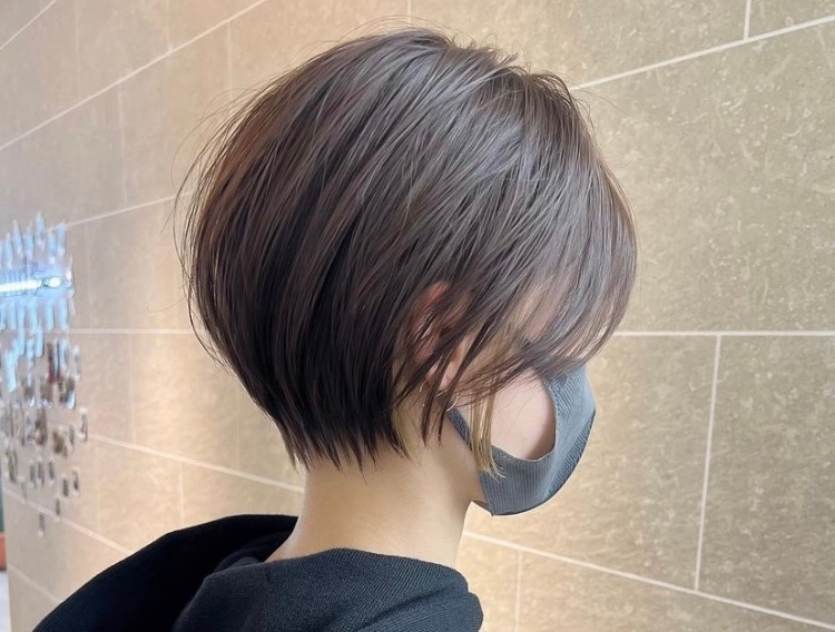 今日美容室でロングからショートにカットしてもらいました 切る Yahoo 知恵袋