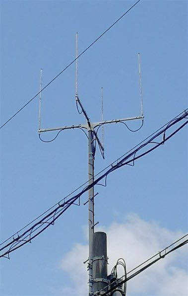 八木アンテナのスタックは定番ですが、アマチュア無線におけるGPアンテナのスタックって無いのですか？ 似たようなのを携帯基地局で見ますが、あれとは異なりますか？