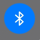 Bluetoothがいつのまにか写真のように青くなっていたんですが、これってなにかと接続されてたってことでしょうか？音は普通に端末から鳴っていました。