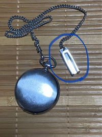 懐中時計について質問です 画像の懐中時計を所持しているのですが 青丸の Yahoo 知恵袋