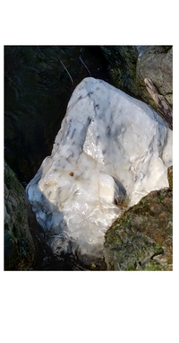 この石はなんという名前ですか 候補は3種くらい１苦灰岩 Yahoo 知恵袋