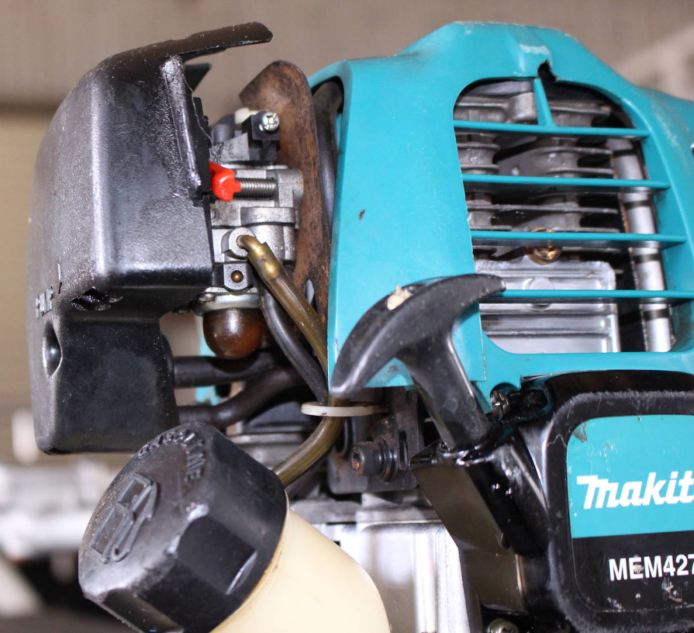 刈払機（マキタMEM4274ストローク式、10年は使っています）が、エ