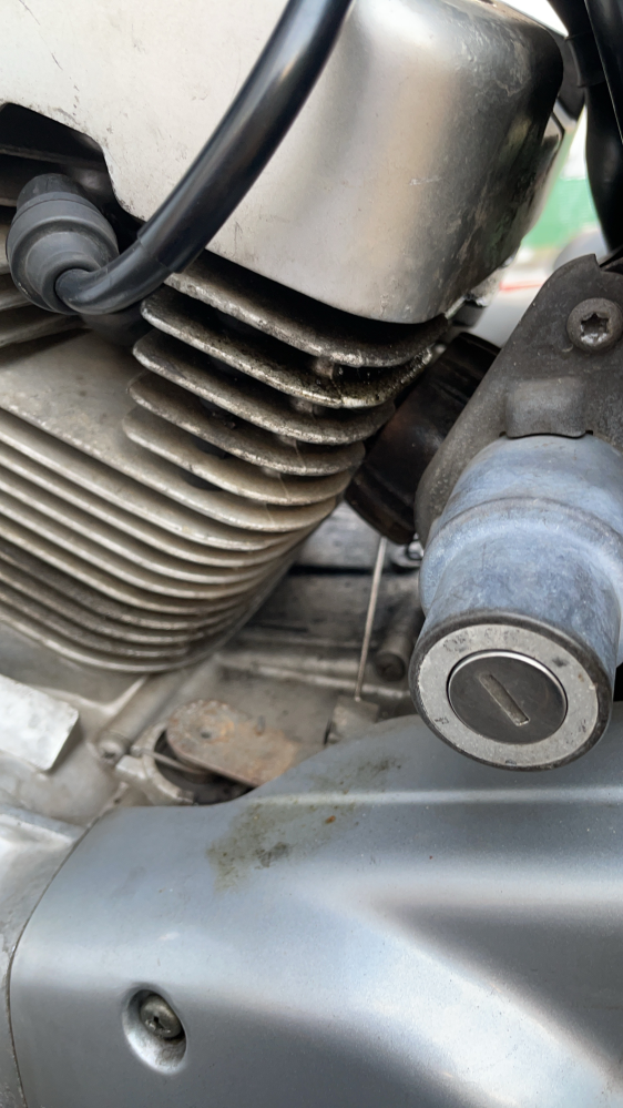 ビラーゴのエンジンからオイルが漏れ出しました 先日ya Yahoo 知恵袋