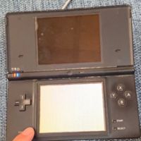 Dsについての質問です 電源をつけたら0 8秒くらい青いランプがついて Yahoo 知恵袋