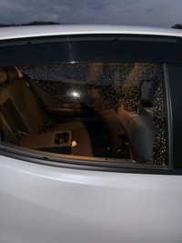 夕方 車の後方の窓ガラスが割れていました 心当たりはありません この割 Yahoo 知恵袋