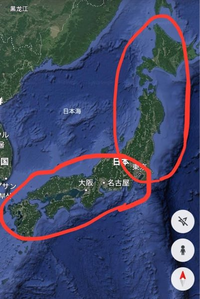 なぜ日本人は日本列島を２つに分ける時、北日本南日本ではなく東日本西日本という表現をするのですか？
西から東に行くにつれて日本列島は北へ伸びているのだから北日本南日本という表現の方が正しくないですか？ 