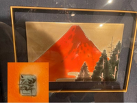 額に飾られた焼きもの 額に飾られた焼きもの