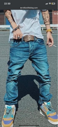 こういう履き方をしたいんですがリーバイスのデニムだとどれが当てはまるん Yahoo 知恵袋