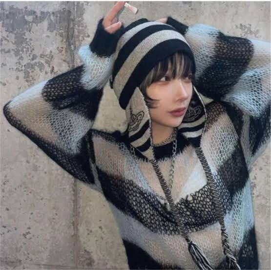 NANAのシンがつけてるVivienneWestwoodのニット帽の - Yahoo!知恵袋