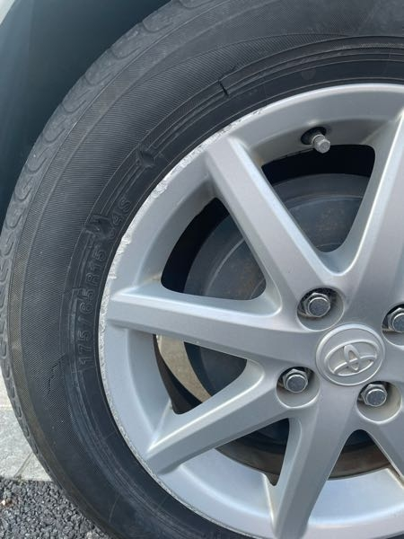 こじかる　右後ろタイヤホイール1本 車の右後輪のタイヤとホイールがこんな状態になっていました。ホ