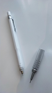 無印良品 低重心・降って出るシャープペン｜黑猫