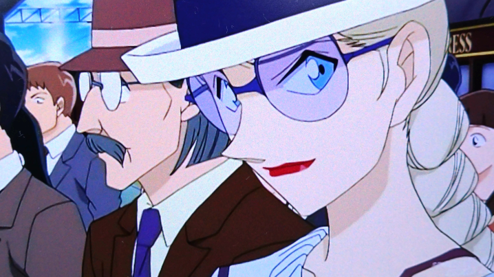 名探偵コナンのミステリートレインの回でのひとコマですが、ベルモット