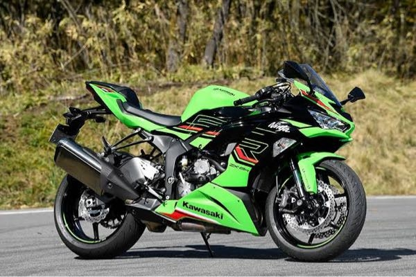 なぜ売れない？？ ZX-6Rより速いバイクはリッターSS、H2系以外にありますか？直線の