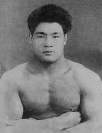 もはや伝説と化した柔道家、
「木村政彦」さんですが、当時の格闘家・武道家も含め、
『粗食』であったことに間違いはないはずです。
しかしながら、 とんでもない肉体・筋力を保持されているという事実には、
何らかの理由があるはずです。
私は個人的に、
「白米（に含まれる栄養）」とみていますが、
みなさんのお考えは、いかがでしょう？