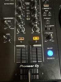 ddj400でヘッドホンのcueボタンを押していない側（画像の場合1側