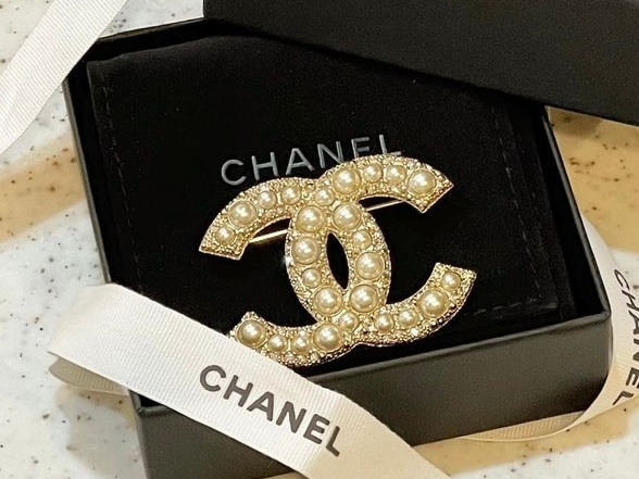 このCHANELのブローチは、現在店舗での展開はありますか？ - Yahoo