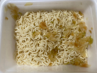 ペヤングのキャベツの色がめちゃくちゃ茶色いんですけど大丈夫