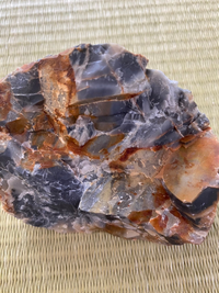 長野県で拾った石です。この石はなんなのか調べてもわかりません
