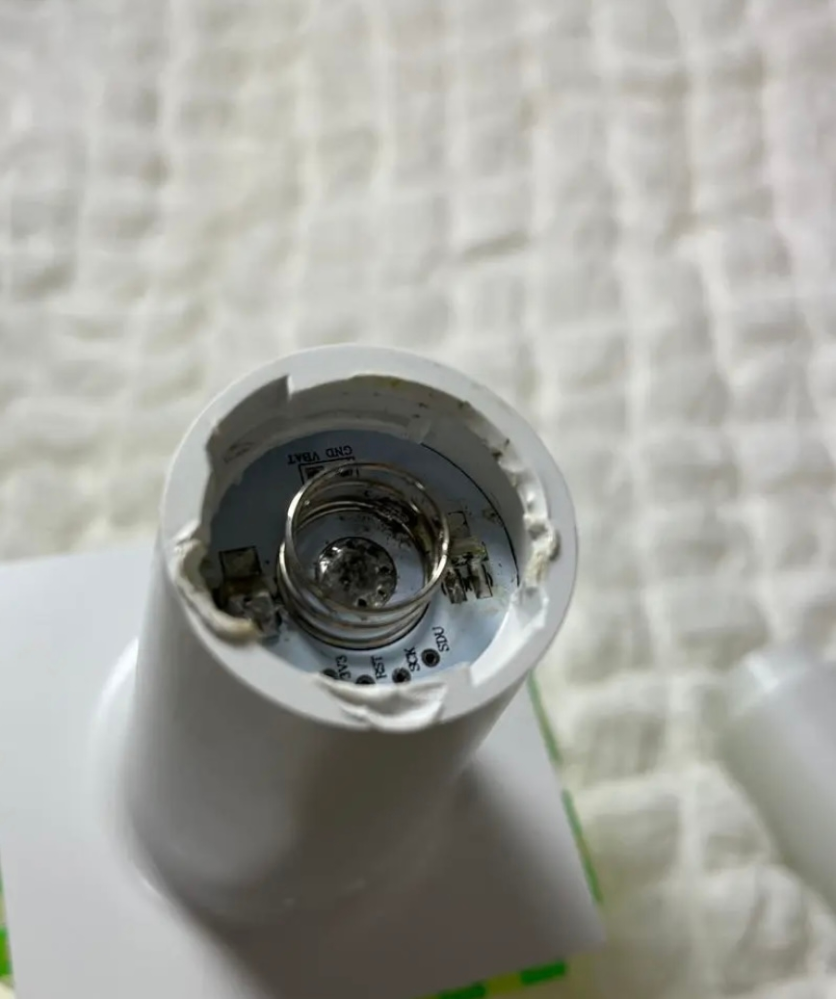 電池部分が溶けたり壊れたりしてしまったのですがこのペンライト